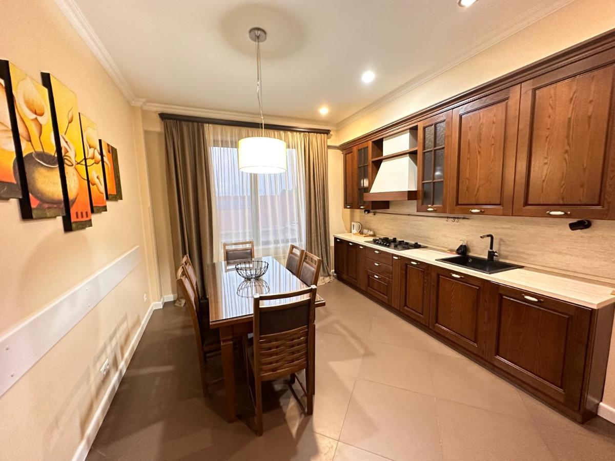 Apartment In Downtown "Rustaveli Residence" Tbilisi Ngoại thất bức ảnh